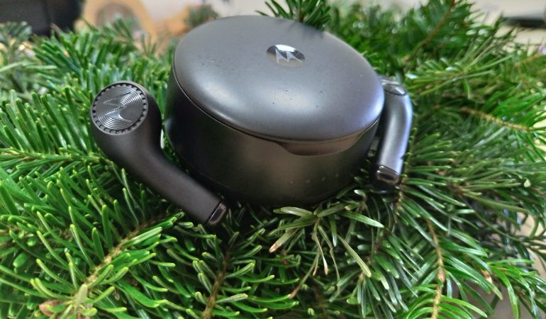 Обзор Motorola Verve Buds 500 – Дизайн черные