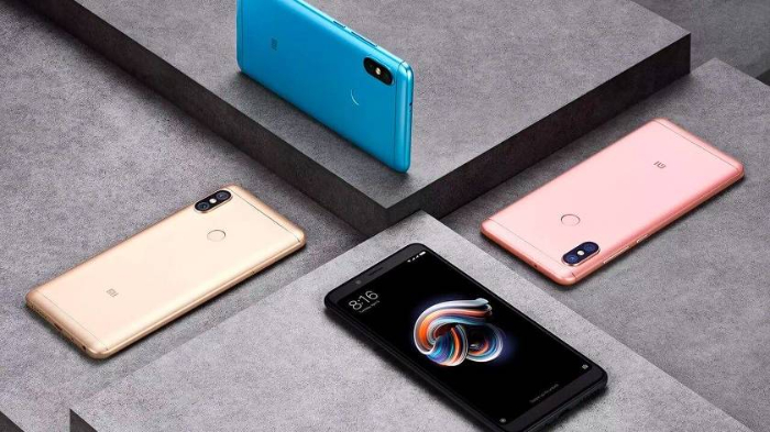 Что дарить на 14 февраля – Смартфон Xiaomi
