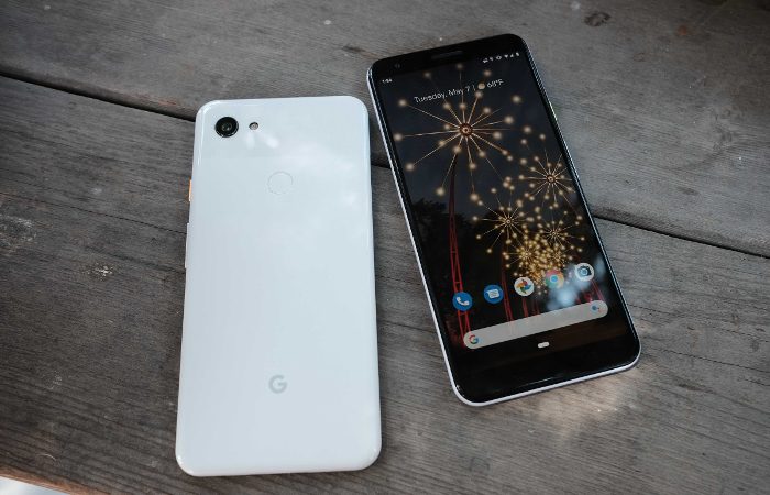 iPhone XR и Google Pixel 3a – Pixel 3a