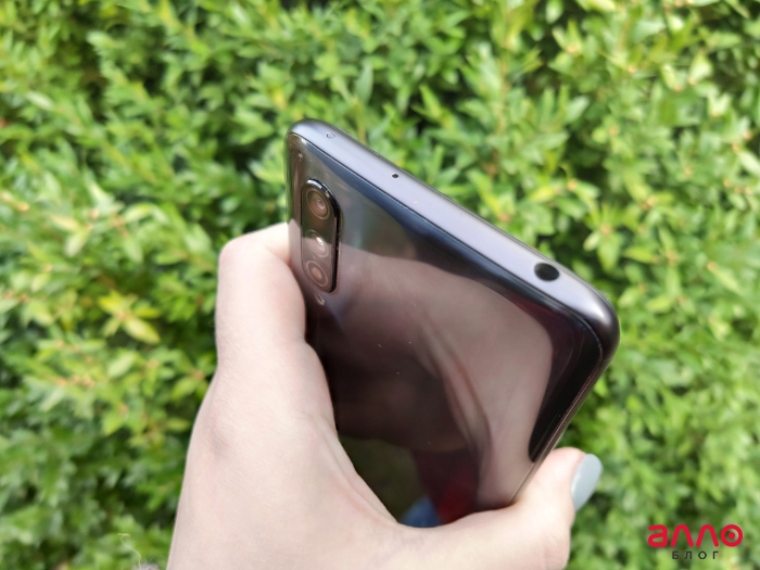 Обзор Mi 9 Lite – Вид3