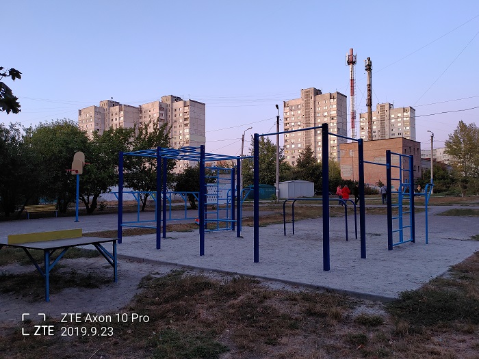 ZTE Axon 10 Pro- ночь (1)