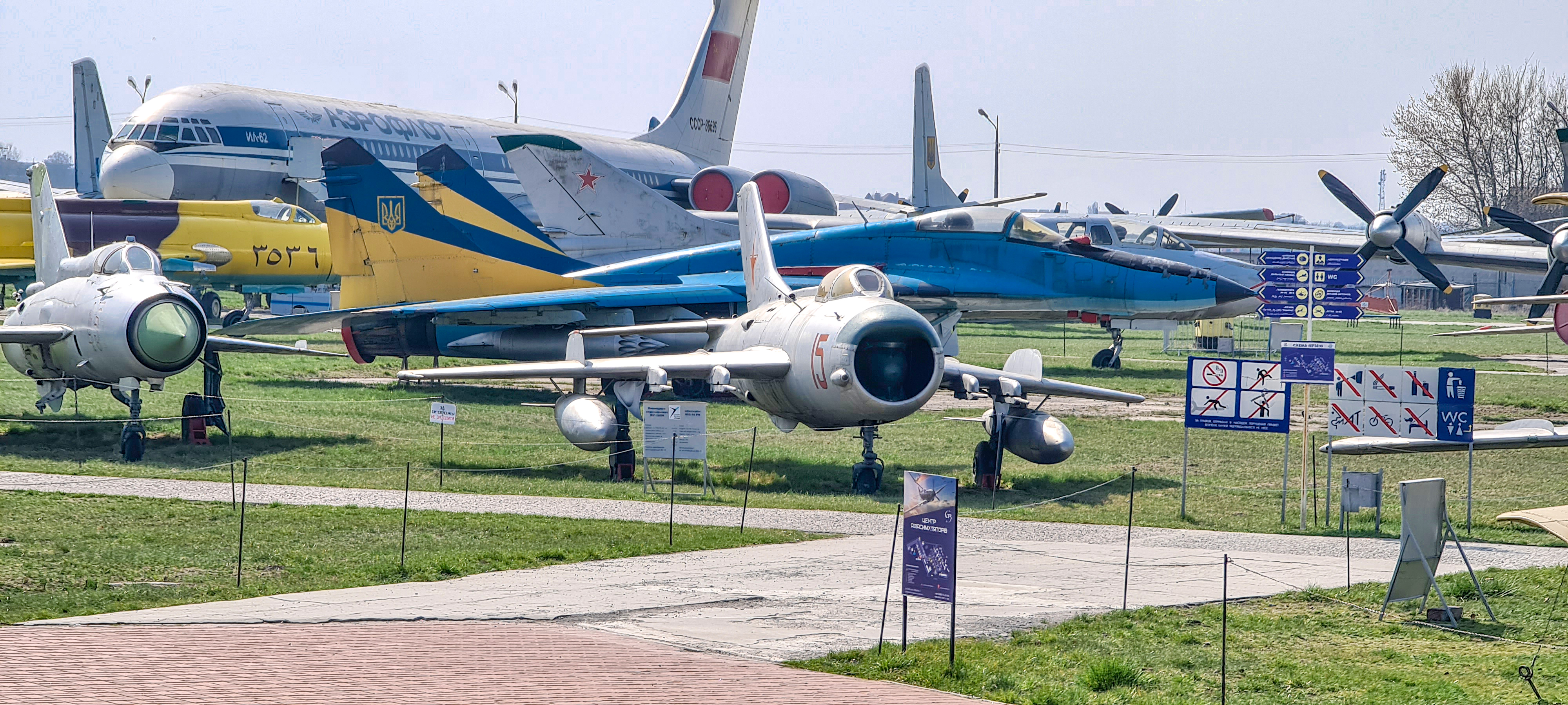 GalaxyS20_Ultra_Fly_04