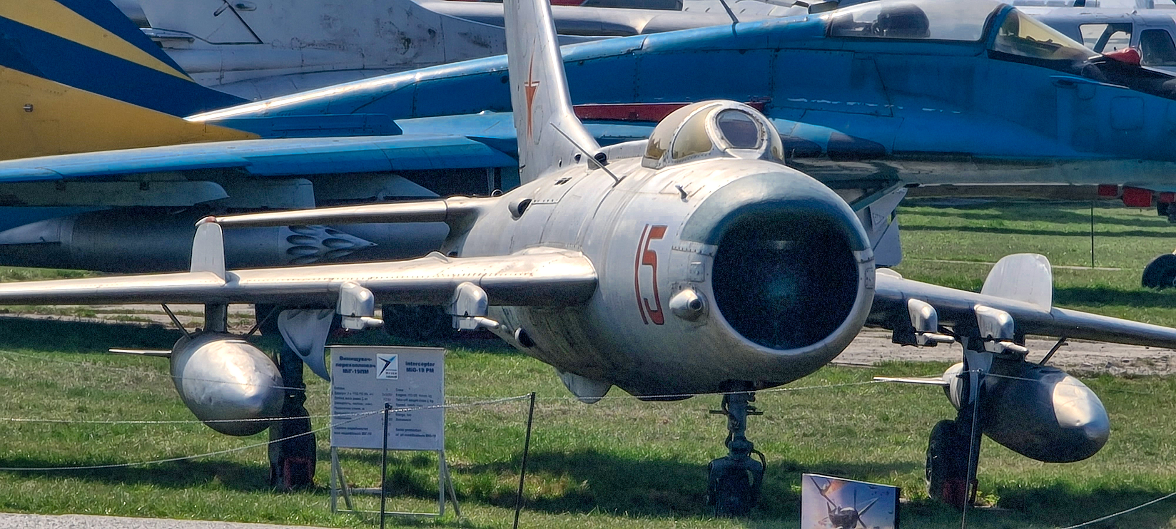 GalaxyS20_Ultra_Fly_05