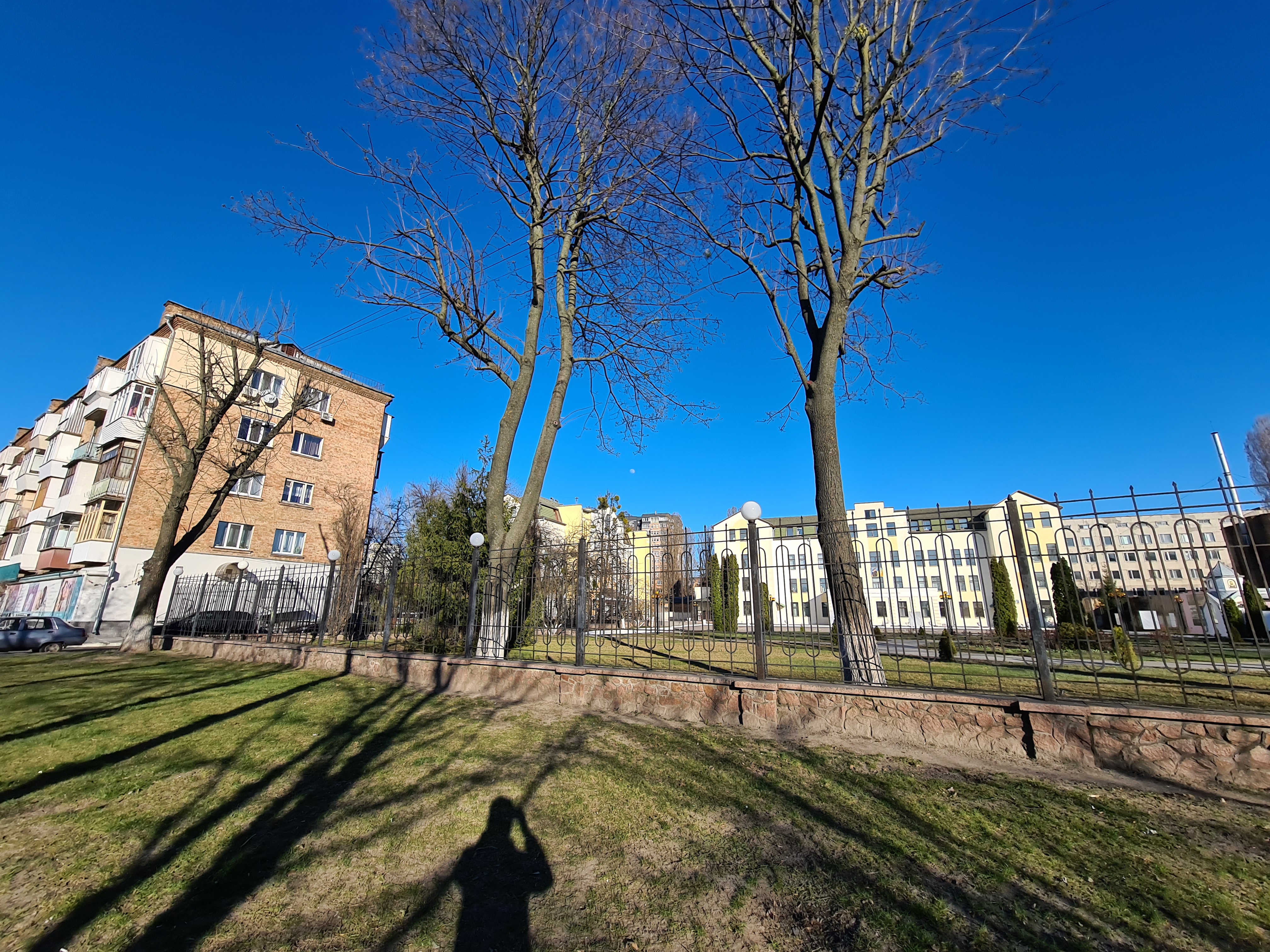 GalaxyS20_plus_moon_01