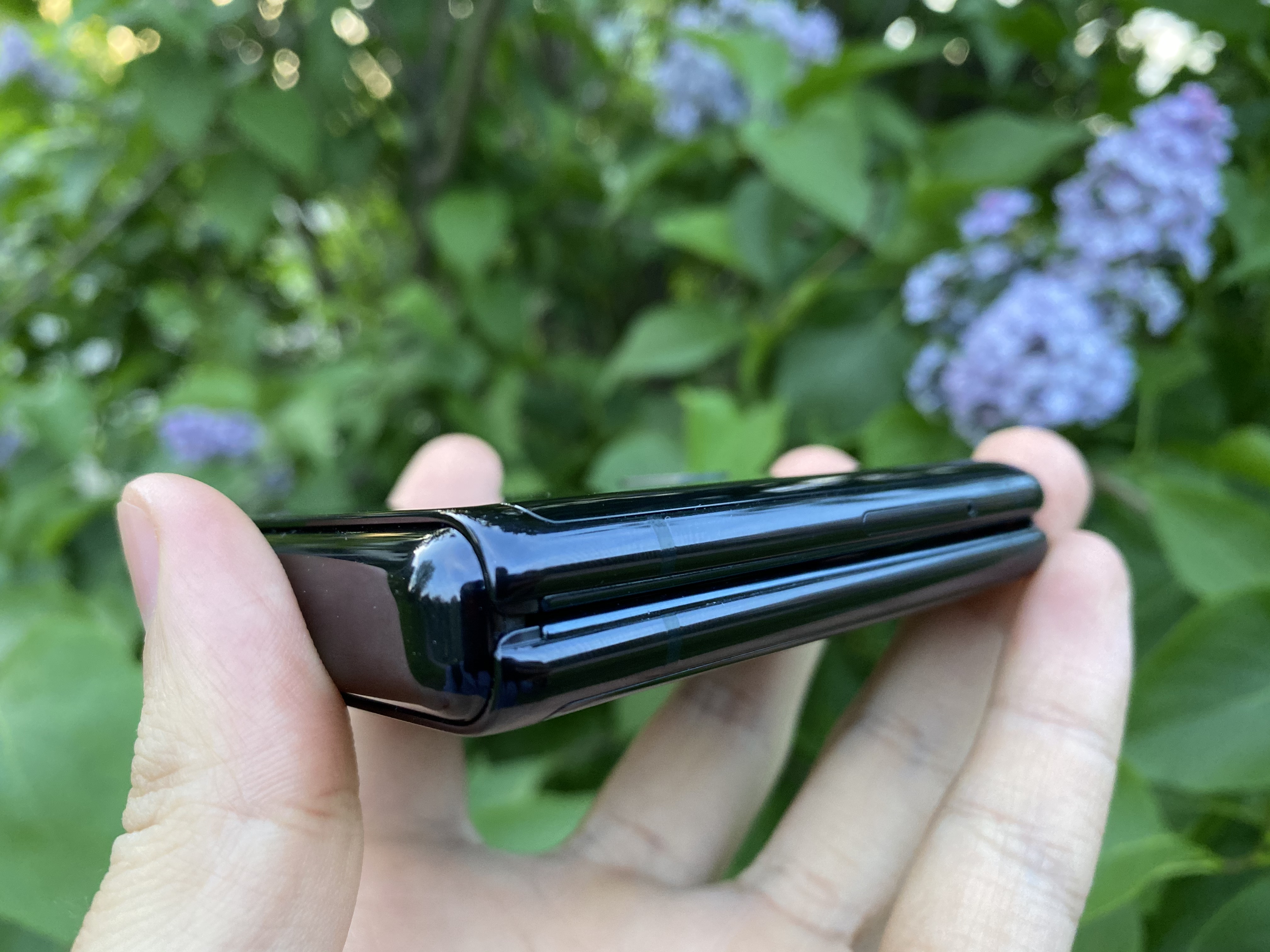 Galaxy-z-flip-photo-ins-out-15