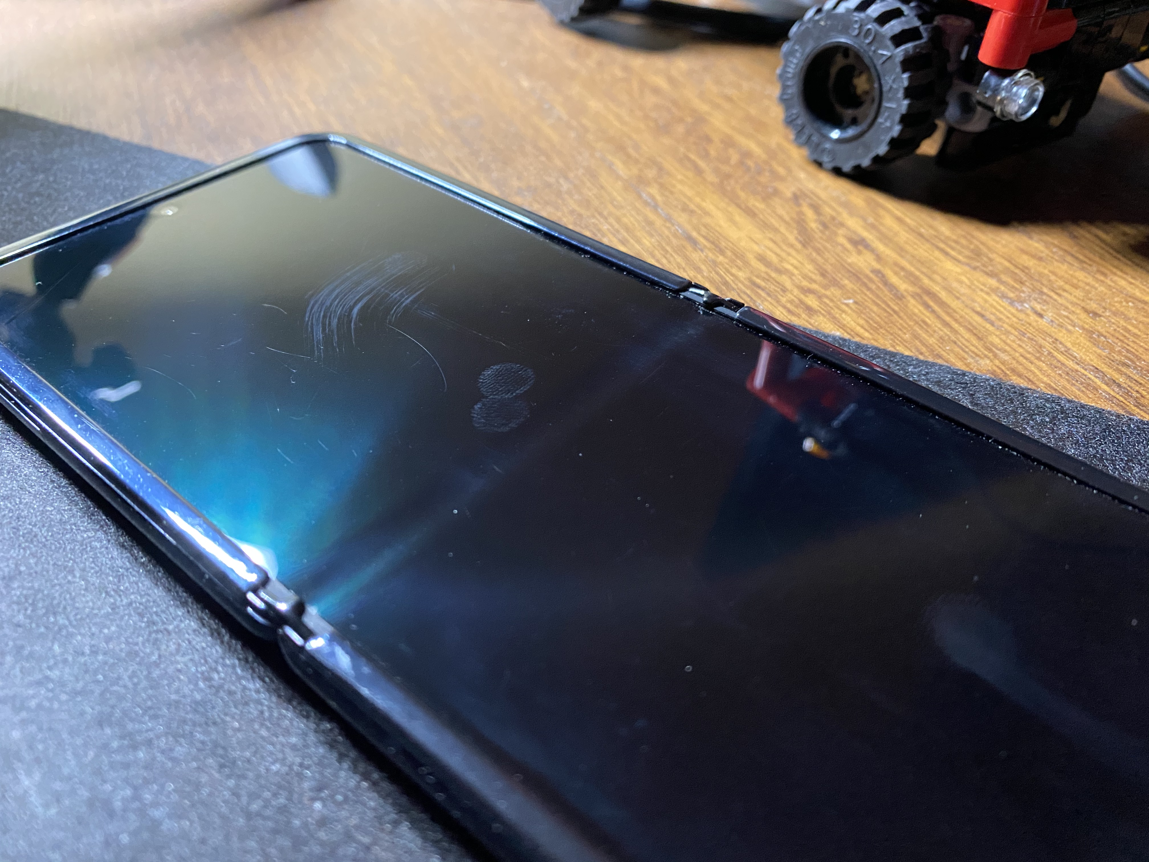 galaxy-z-flip-gl-02