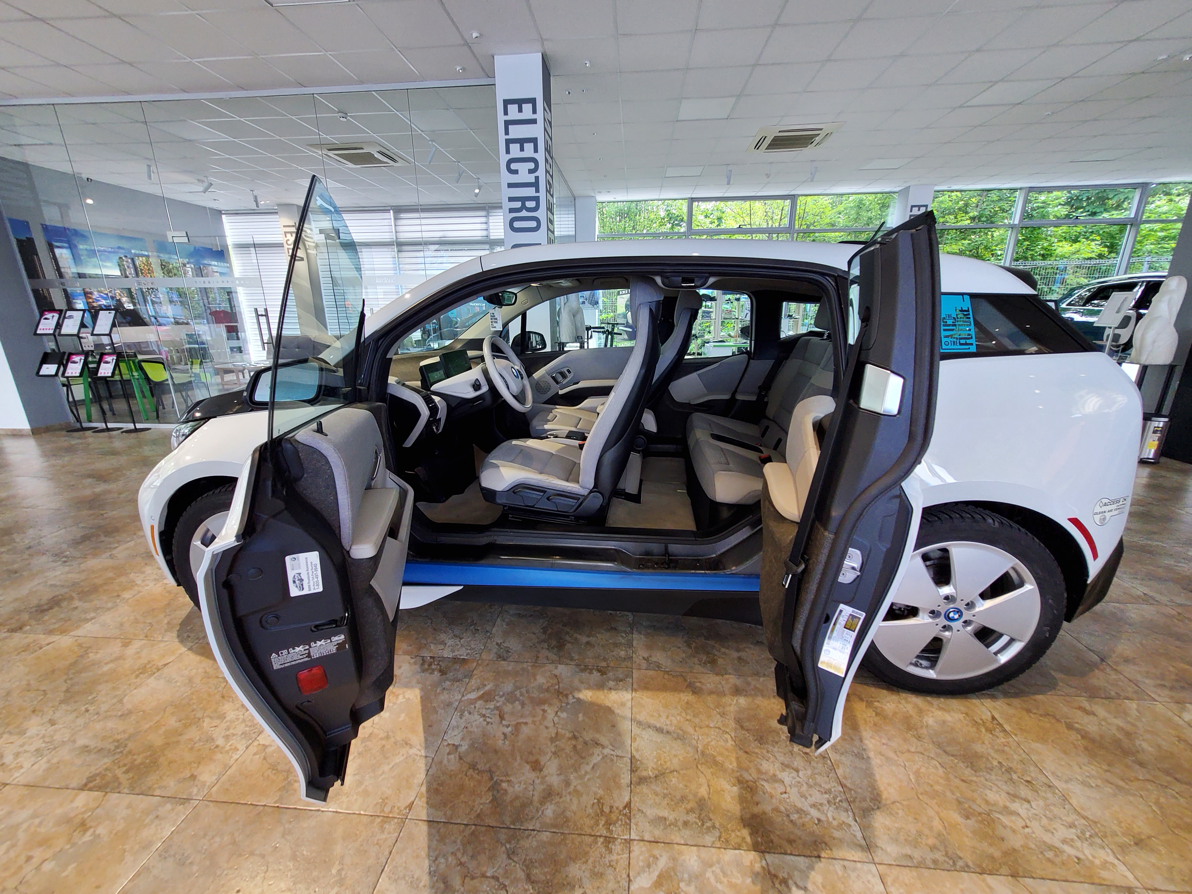 galaxy-z-flip_cars_11