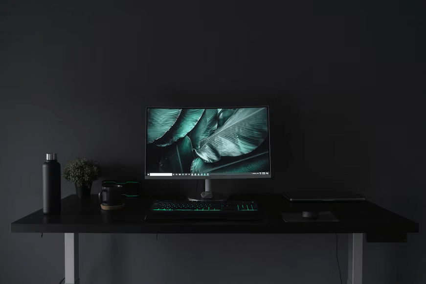 Монітор для програміста та дизайнера: 4K IPS чи QHD OLED