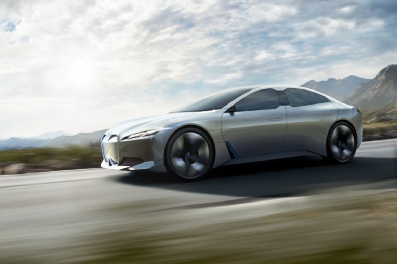 BMW анонсировало выпуск электрического полноприводного внедорожника iX3