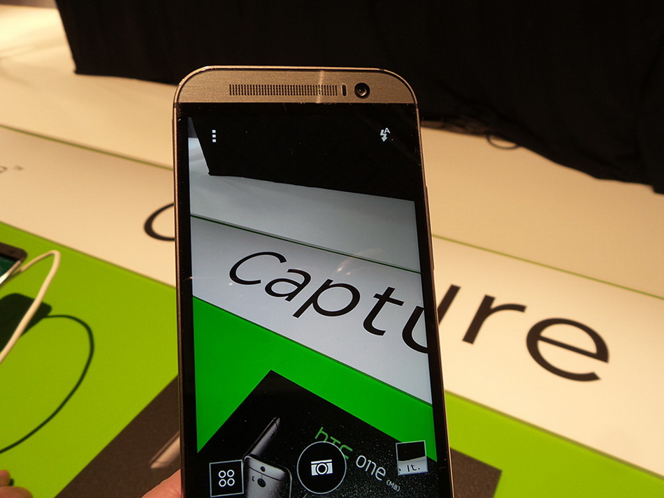 HTC One (M8) Gold-дисплей HTC One (M8) Gold-дисплей