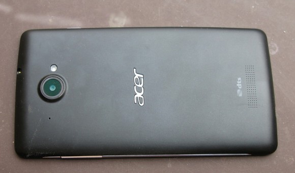Acer Liquid S1 Duo вид сзади