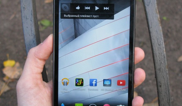 Acer Liquid S1 Duo экран
