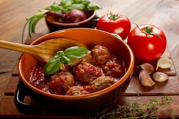 Klopsiki – мясные тефтели в помидорном соусе