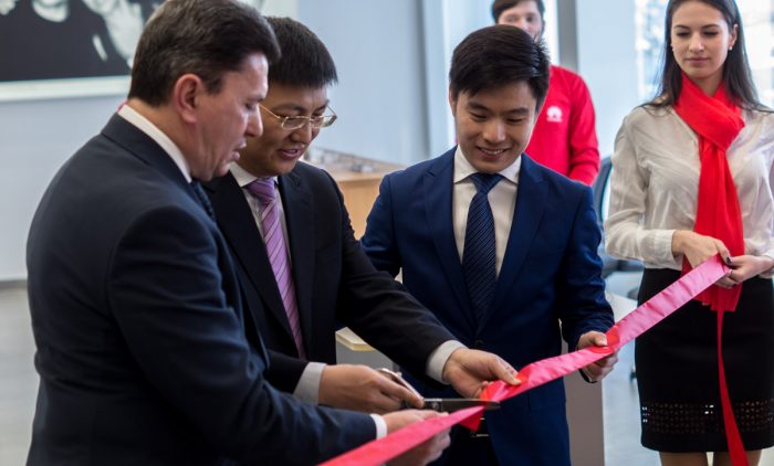 Компания Huawei открыла первый в Украине фирменный сервисный центр 
