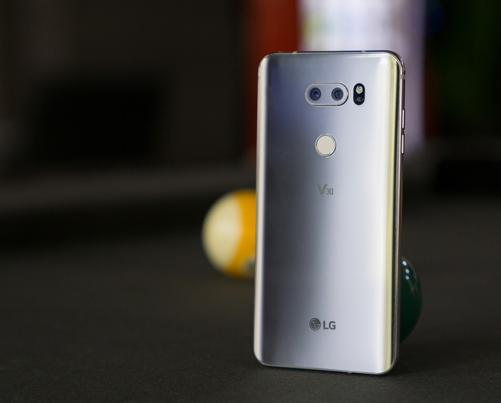 LG V30-дизайн фото 1