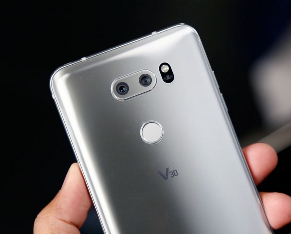 LG V30-тыловая камера