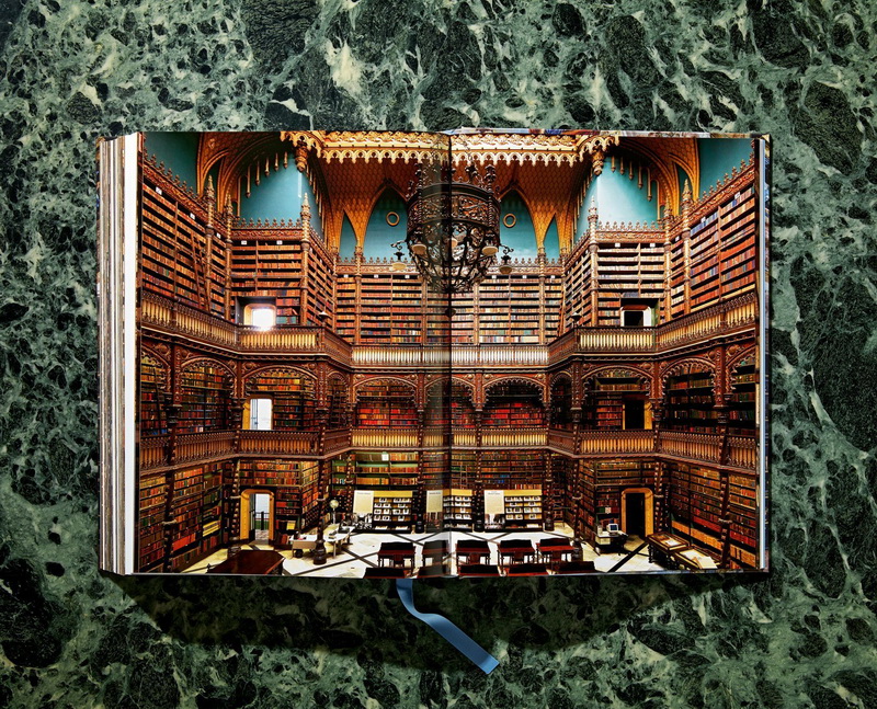 Massimo Listri The World's Most Beautiful Libraries-Массимо Листри разворот 13