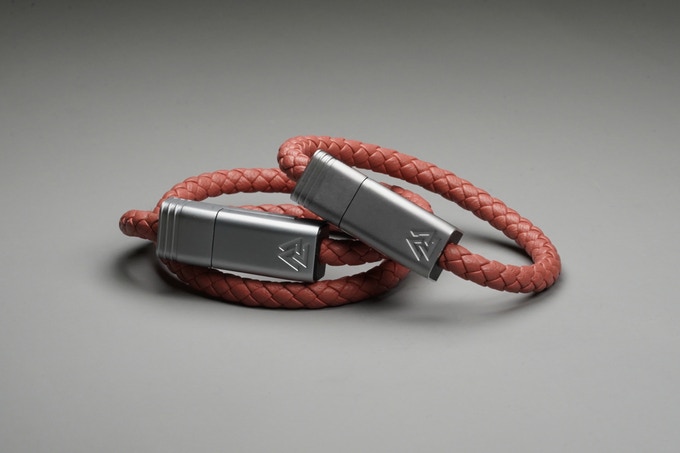 NILS - кабель для зарядки, который можно носить на руке как браслет - фото 8