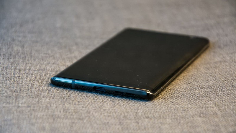 Nokia 8 Sirocco-дизайн фото 6