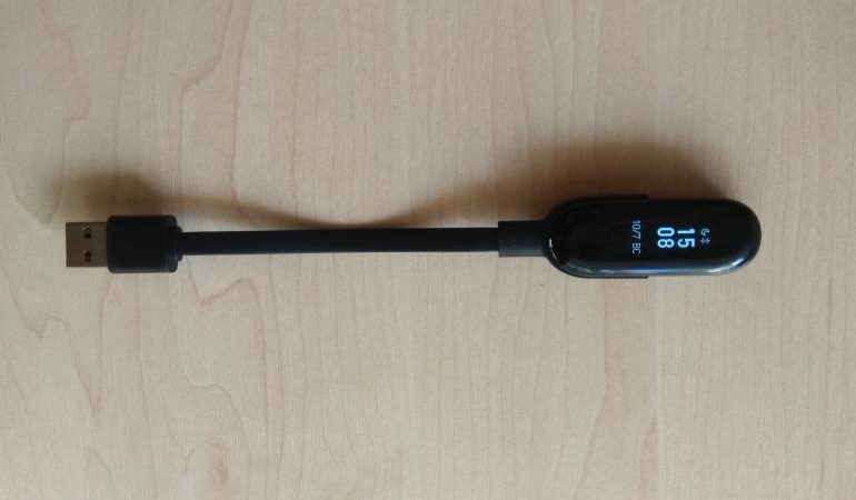 Обзор Mi Band 3 – Зарядка
