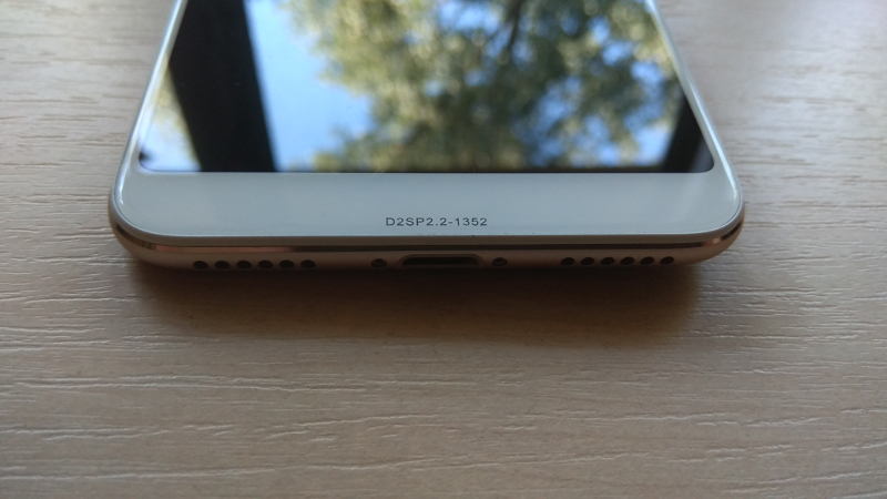 Обзор Xiaomi Mi A2 слайдер 1