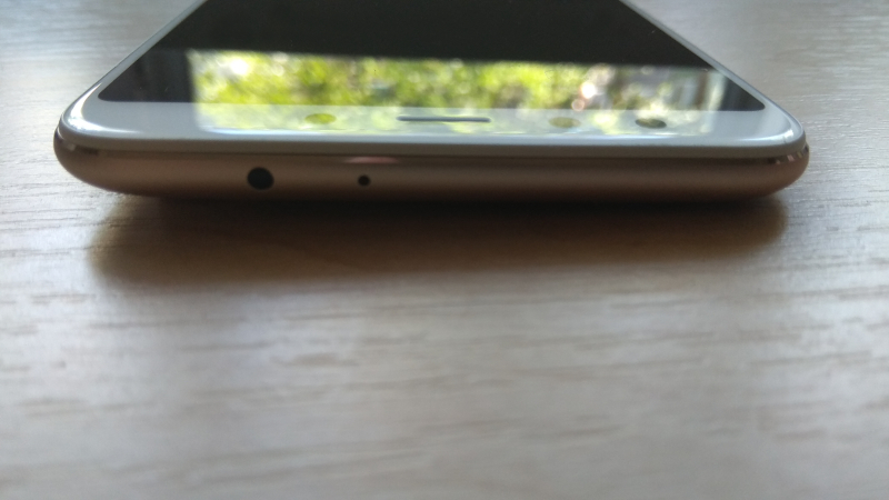 Обзор Xiaomi Mi A2 слайдер 2