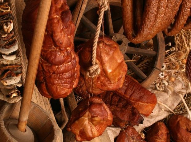 Польские мясные копчености и колбасы