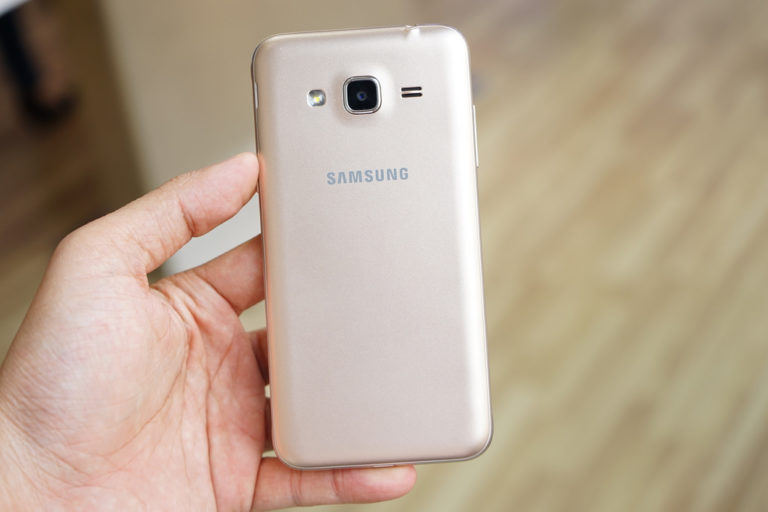 Samsung Galaxy J3-2016 фото 2