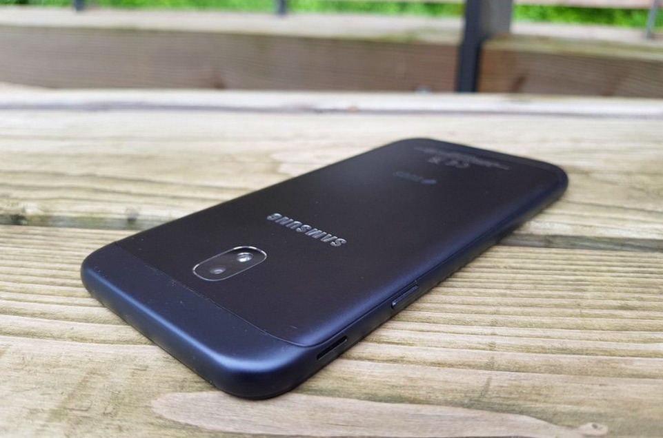 Samsung Galaxy J3 2017-дизайн фото 2