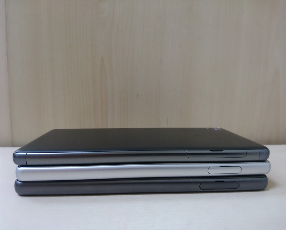 Sony Xperia X family-эргономика левая грань
