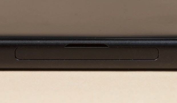 Sony Xperia XA1-слот