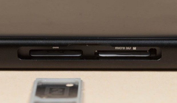 Sony Xperia XA1-слоты