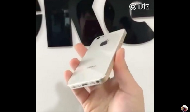 В сети появились фотографии iPhone SE 2 с разъемом под стандартные наушники - фото 1