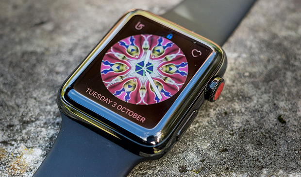 Компания Apple стала крупнейшим поставщиком носимой электроники