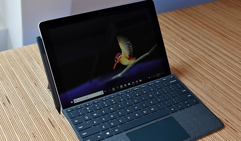 Microsoft Surface Go начал продаваться раньше из-за Samsung