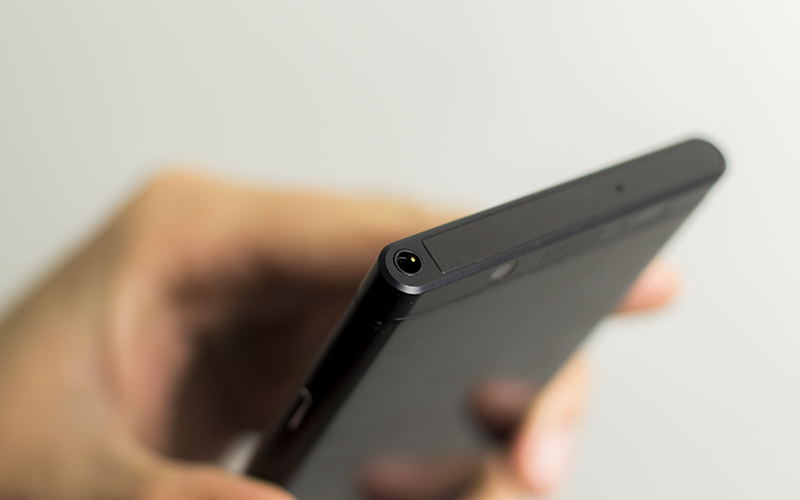 Верхняя грань Blackberry KEYone